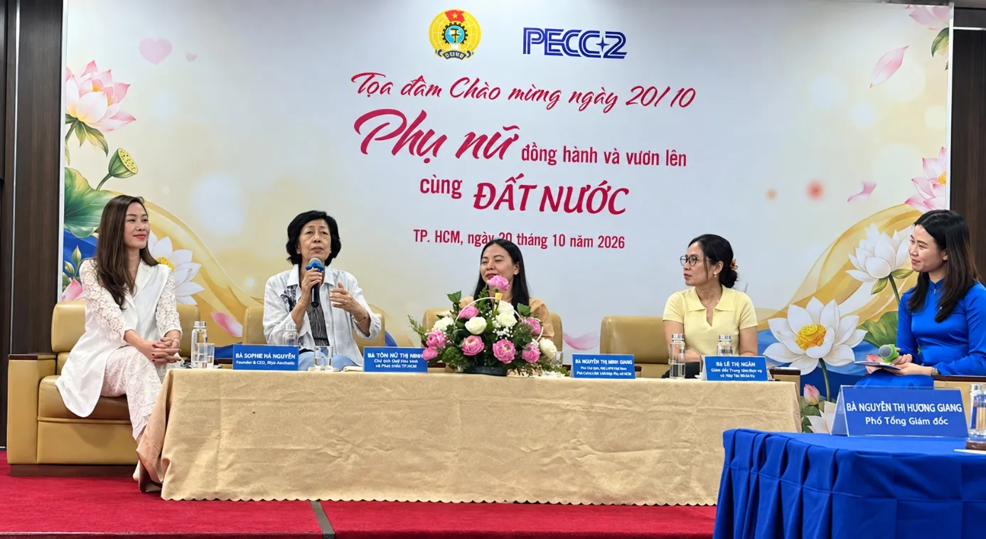 Bà Tôn Nữ Thị Ninh và các khách mời khác