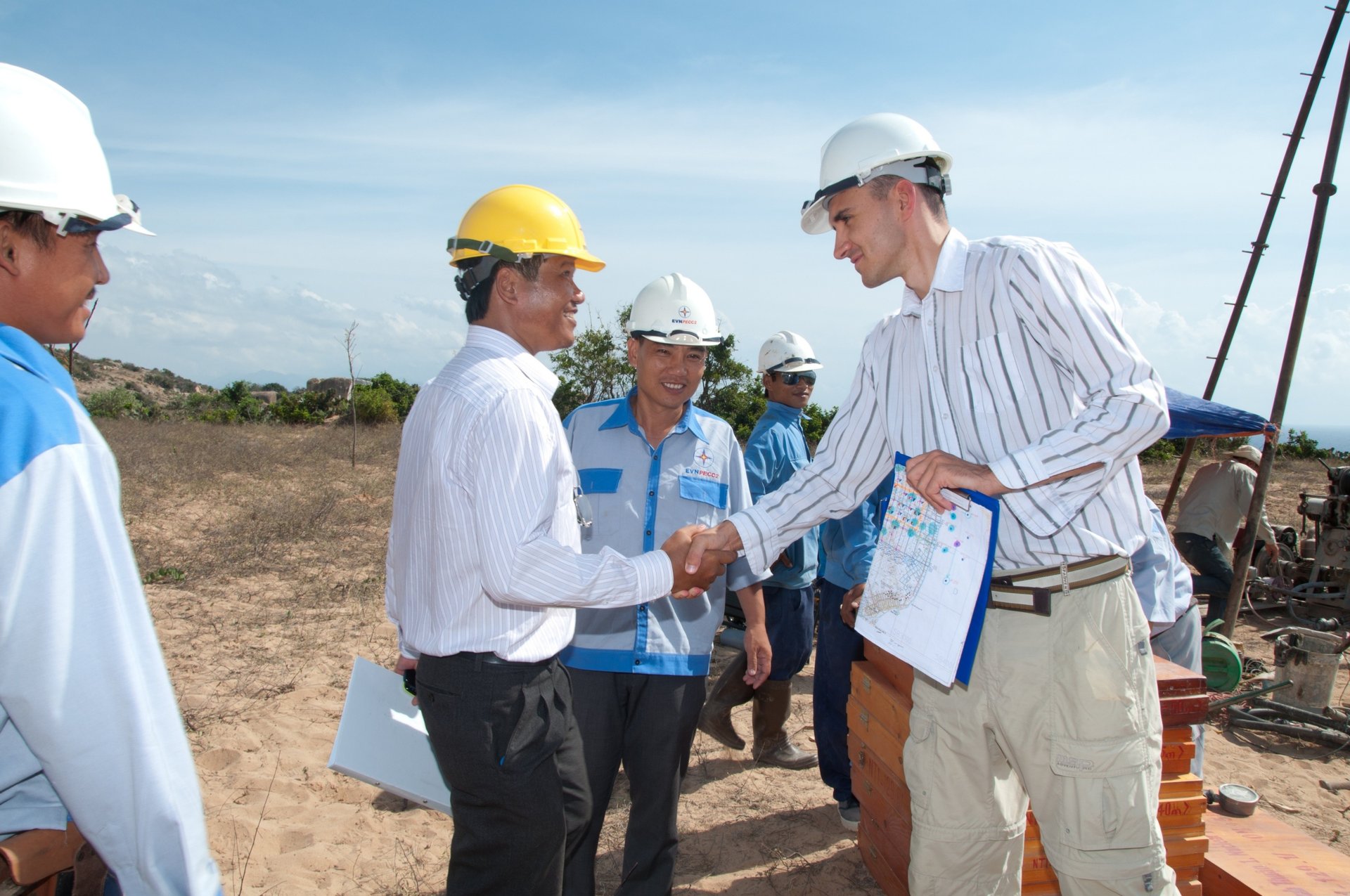 PSC cùng chuyên gia Nga làm việc tại nhà máy điện hạt nhân Ninh Thuận 1 (2011)
